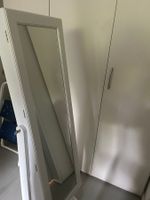 Spiegel mit Schmuckschrank