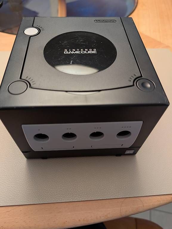 Nintendo Konsolen: Gamecube inkl Controller, Speicherkarte und 2 Spiele – Gebraucht aus Zürich von xwCT0kQjfaB
