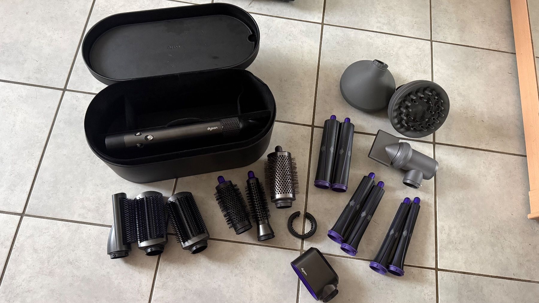 Dyson Asciugacapelli: Dyson Airwrap Long Complete Set – Usato da Meienberg venduto da Looney1989
