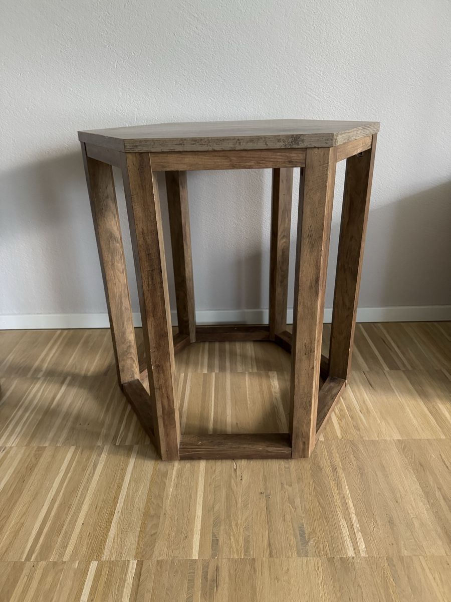 Tavoli: Hexagonal Wooden Side Table – Usato da Jona venduto da amy_pjw 1