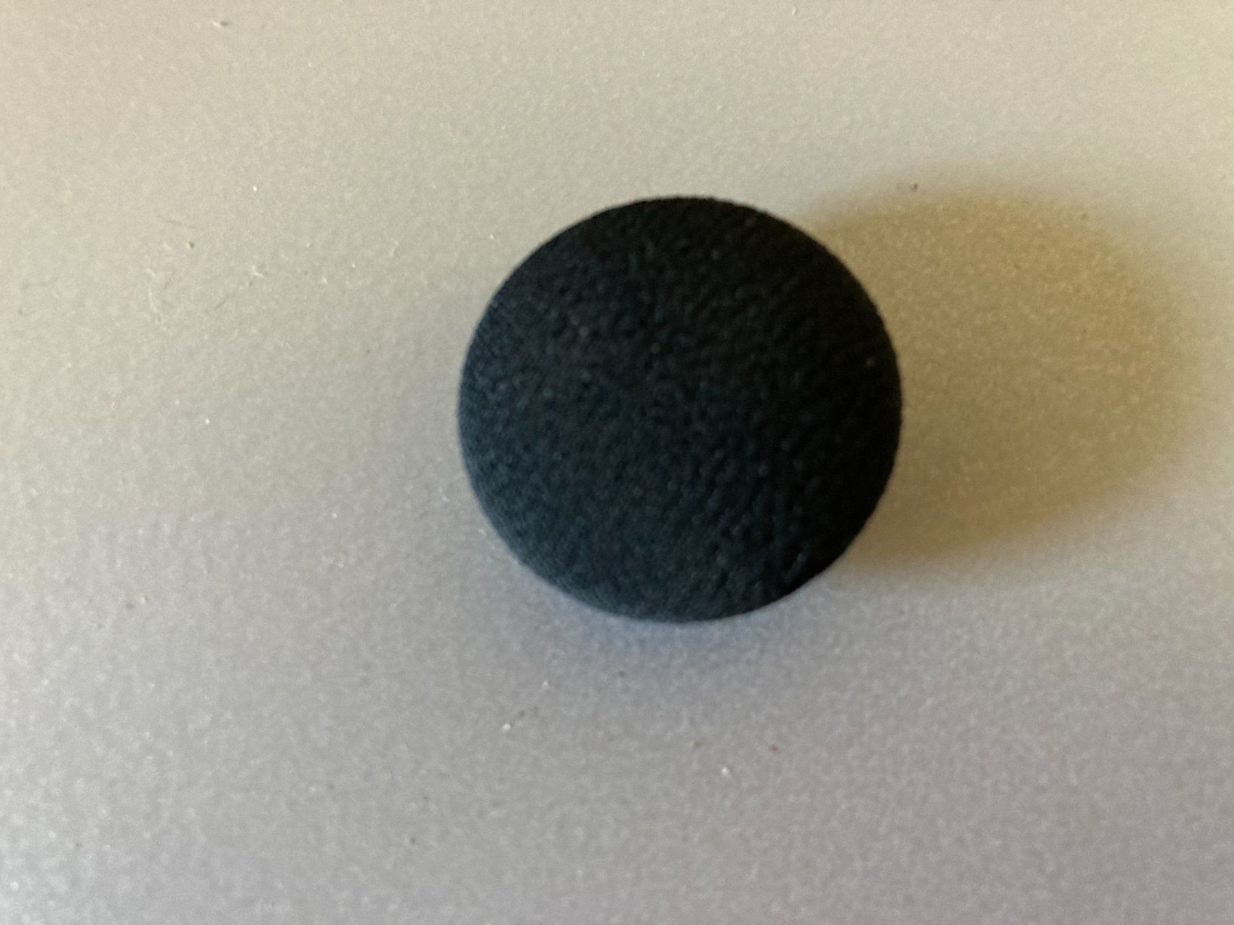 Anhänger: Knopf schwarz mit Einhängemechanismus Grösse ca 2cm antik – Gebraucht aus Schenkon von Angelikahu 4