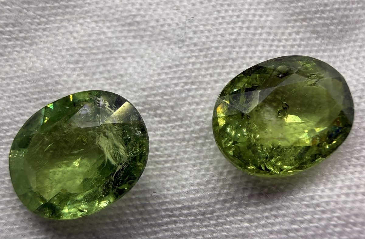 Pietre preziose: 2Stk.Granat Benitoid  Ab 50Fr!!! – Nuovo (secondo la descrizione) da Oberhof venduto da RealStone