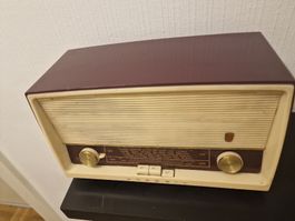Radio vintage Grundig Type 88, couleur bordeaux, bon état