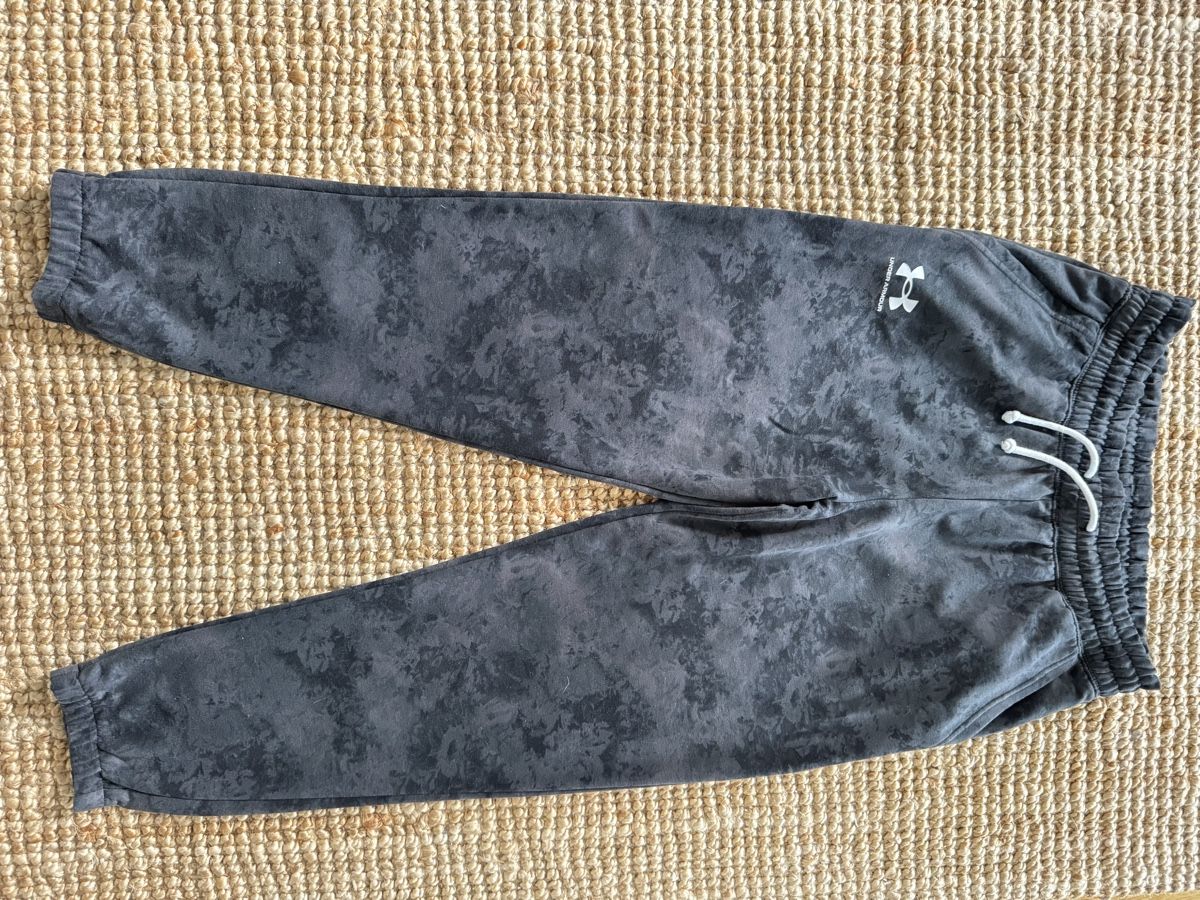 Under Armour Lotti di vestiti: UNDER ARMOUR Trainingsanzug – Nuovo (secondo la descrizione) da Zollikofen venduto da AureusManus 1