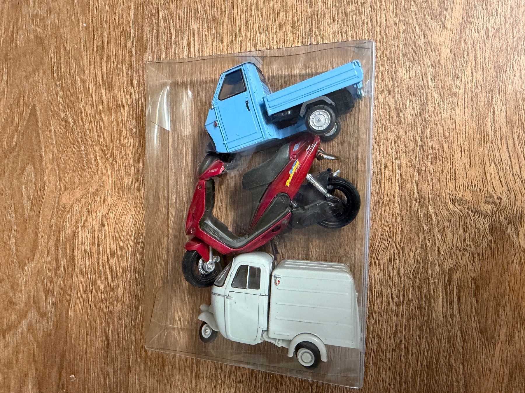 Altro: Modellfahrzeuge 3er Set: Roller, Ape, Piaggio. – Usato da Nussbaumen AG venduto da olitech5415