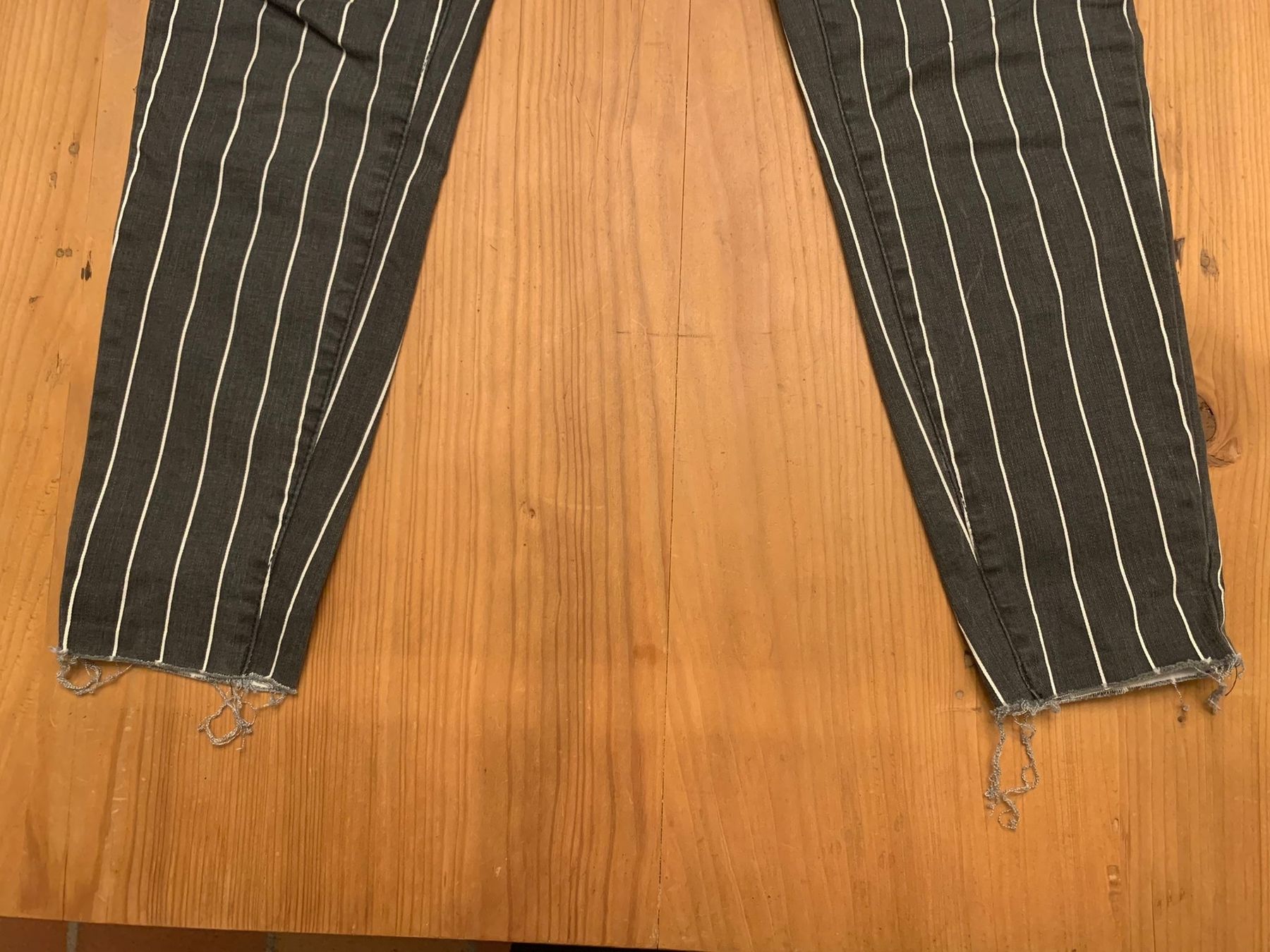 Pantaloni: Hose, STRADIVARIUS, 40 – Usato da Solothurn venduto da Shanty.20 4