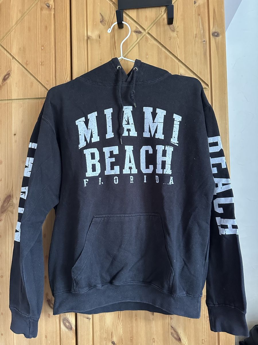 Pullover & Sweatshirts: Pullover mit Kapuze Miami Beach Onesize guter Zustand – Gebraucht aus Hergiswil NW von kaufe_at_kaufmann