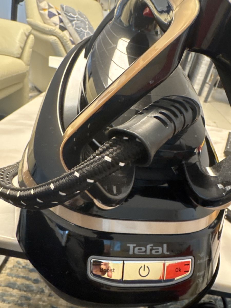 Tefal Ferri da stiro: Tefal - GV9820 Bügeleisen – Usato da Glattbrugg venduto da prod01