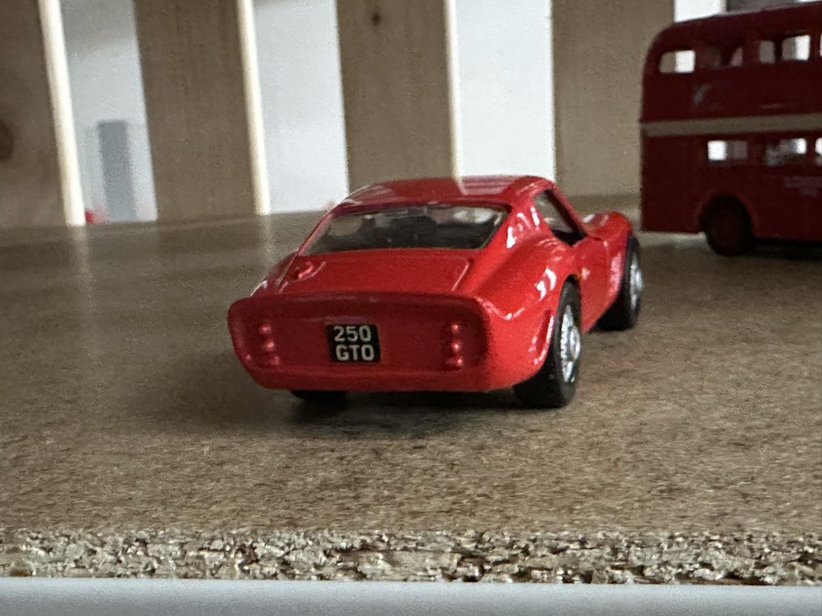 Modellini d'auto: Ferrari 250 GTO Modellauto, rot – Usato da Zürich venduto da ner_j6xn 2