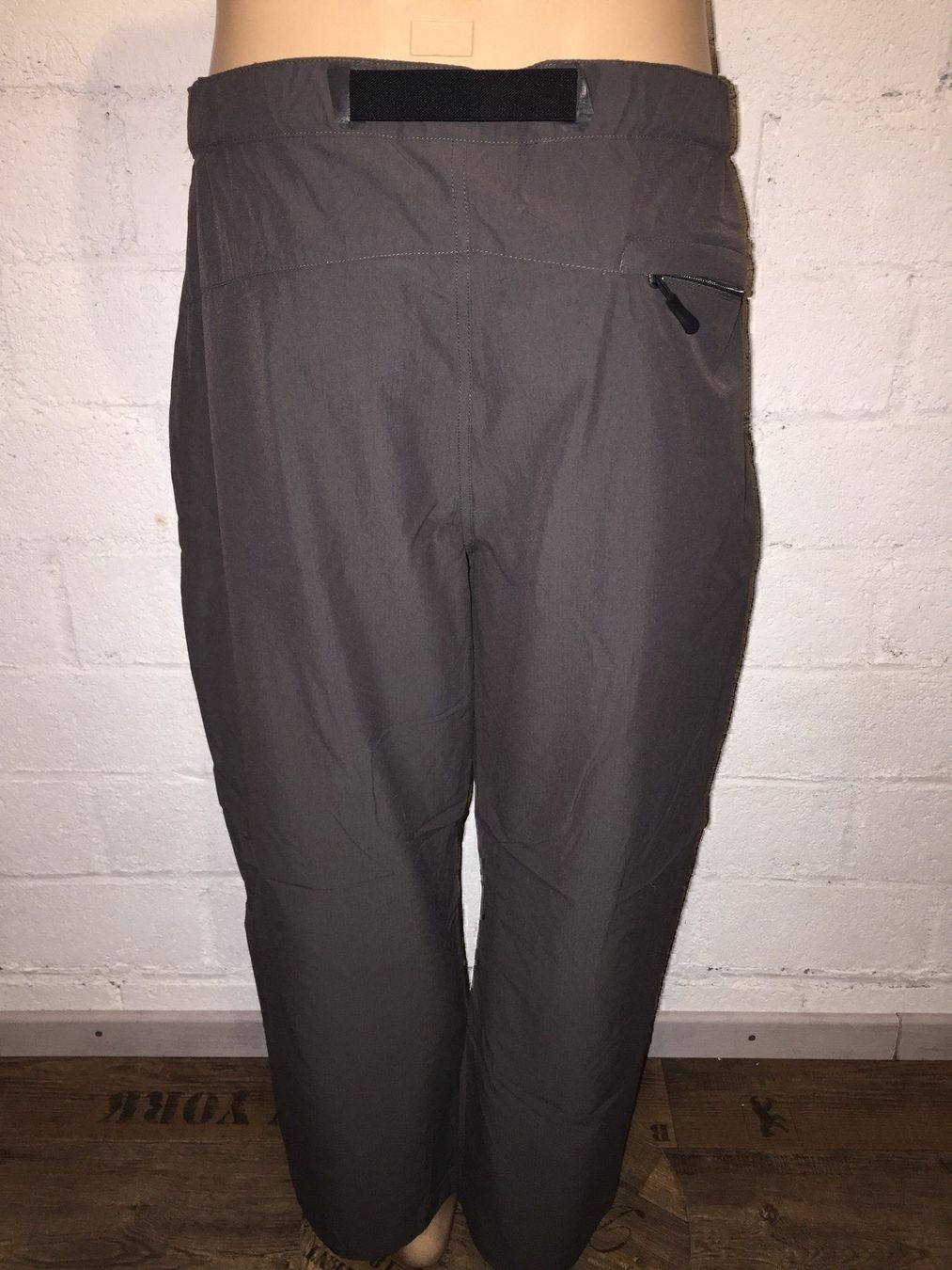 Pantaloni: Pantalon AIGLE ACTIMUM  Taille 50 CH – Usato da Cossonay-ville venduto da Super-Price-Quality 1