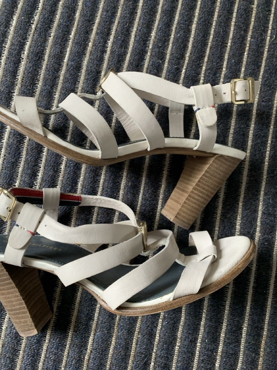 Tommy Hilfiger Scarpe da donna: Tommy Hilfiger Sommer Sandale Grösse 37 – Nuovo (secondo la descrizione) da Mettmenstetten venduto da _4_YOU_ 6
