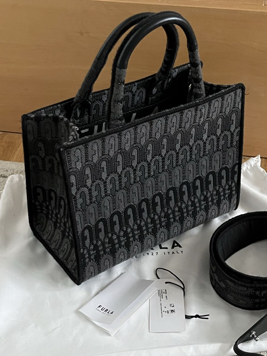 Borse da donna: Furla Opportunity Tote S – Nuovo (secondo la descrizione) da St. Gallen venduto da sch_th5c 1