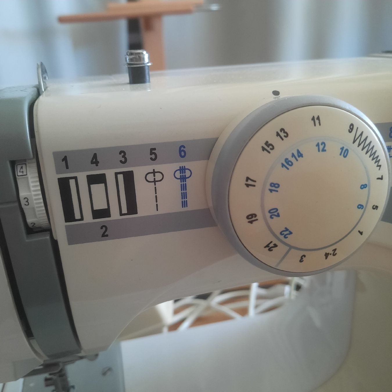 Macchine da cucire: Nähmaschine E&R Classic elektronisch – Usato da Solothurn venduto da lsc_pf99 3