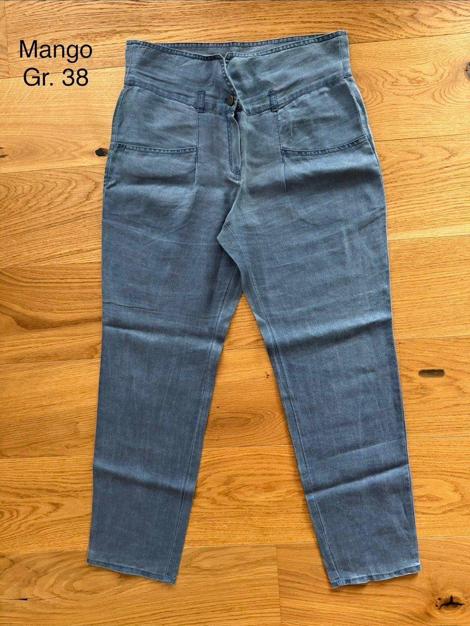 Mango Pantaloni: blaue Stoffhosen mit hohem Bund Mango Gr. 38 – Nuovo (secondo la descrizione) da Kleindöttingen venduto da CorinaCoco