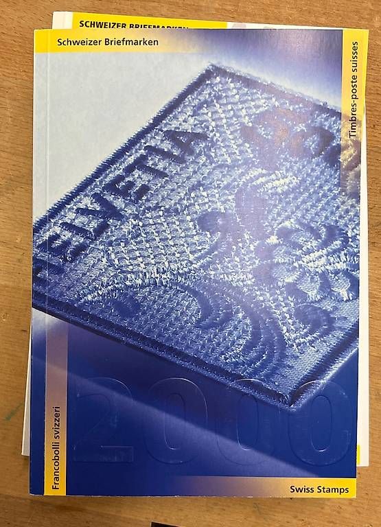 Tutti i francobolli: Heft Schweizer Briefmarken 1996 bis 2000 – Usato da Uetikon am See venduto da kun_6knp 4