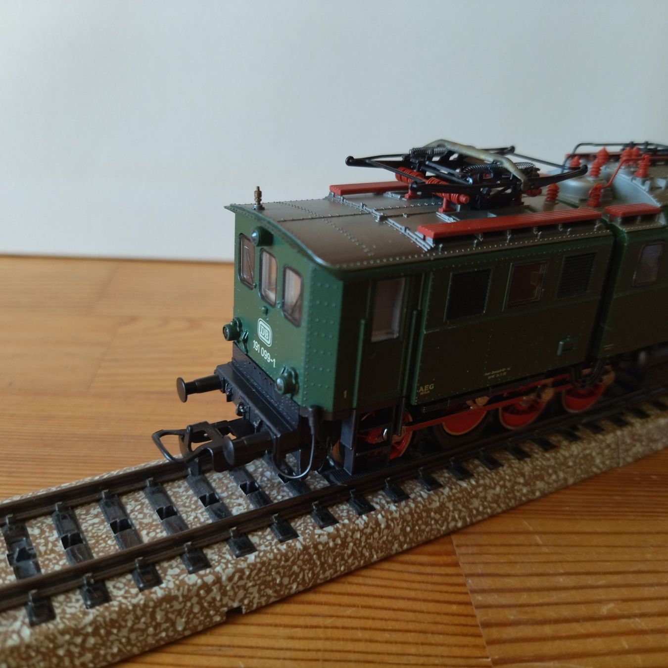 Märklin Modellini di ferrovie: Märklin Lok BR 191 (940) – Usato da Basel venduto da BeanieUp 2