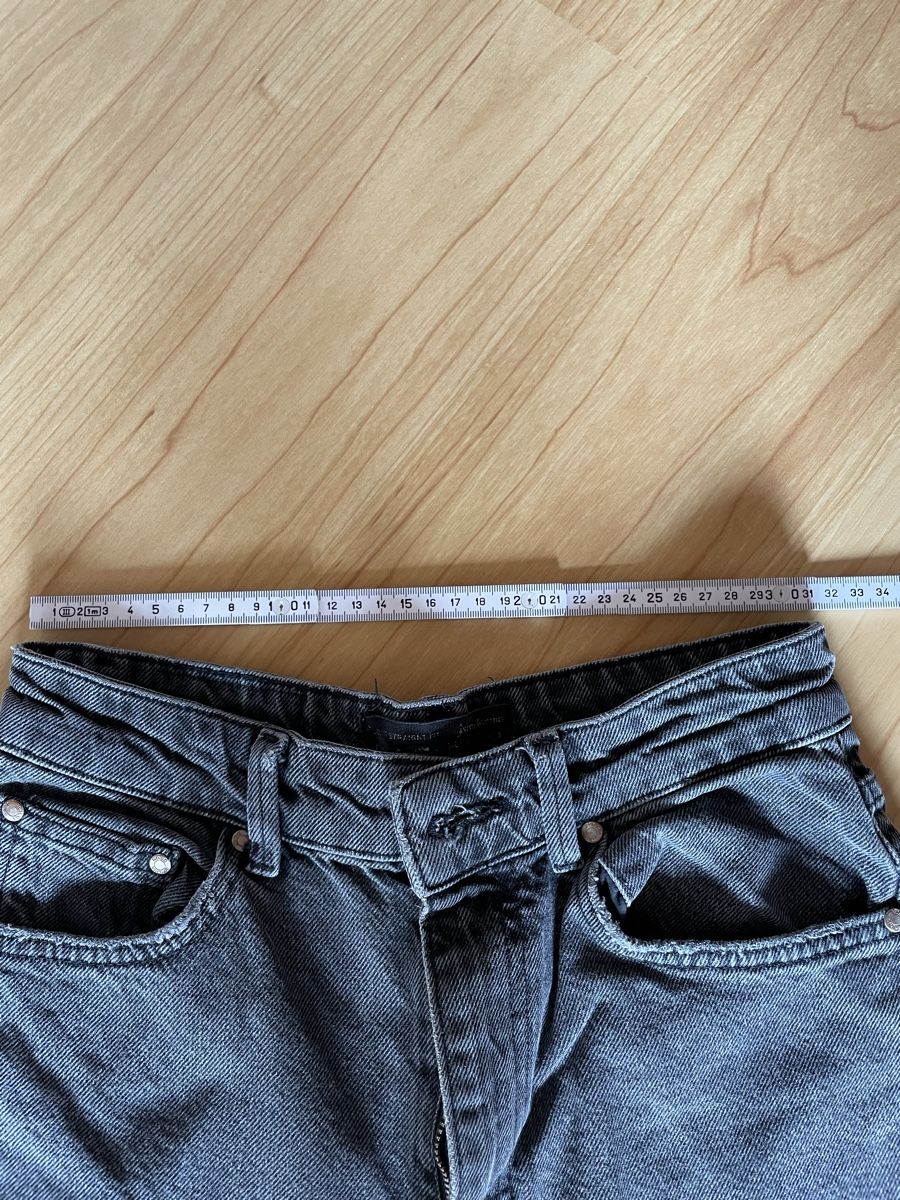 Stradivarius Jeans: Jeans von Stradivarius, Gr. 36, grau/schwarz, mit Löchern – Gebraucht aus Malix von fred_59 3