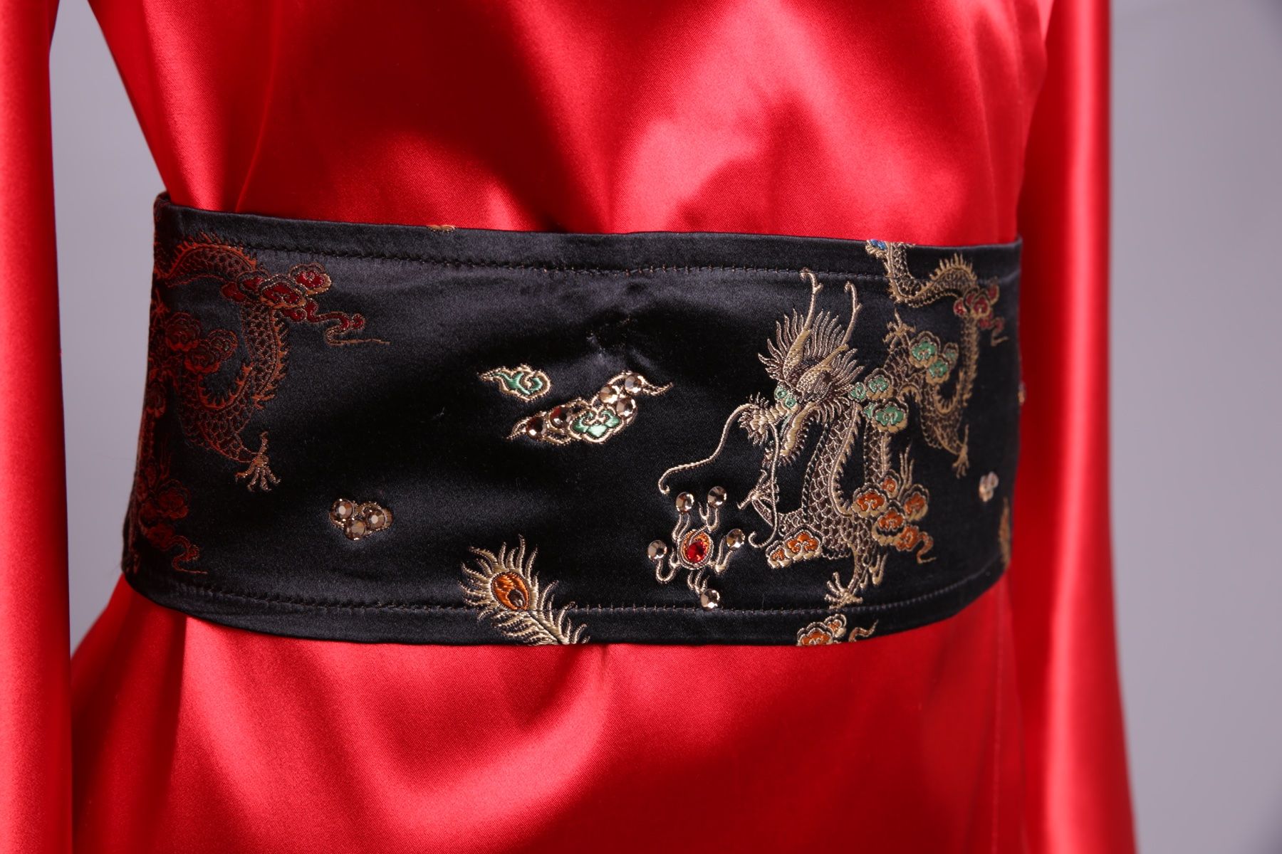 Costumi: ***Kürkleid roter Kimono mit Drachen Gr. 164*** – Usato da Obfelden venduto da stmlilie 7