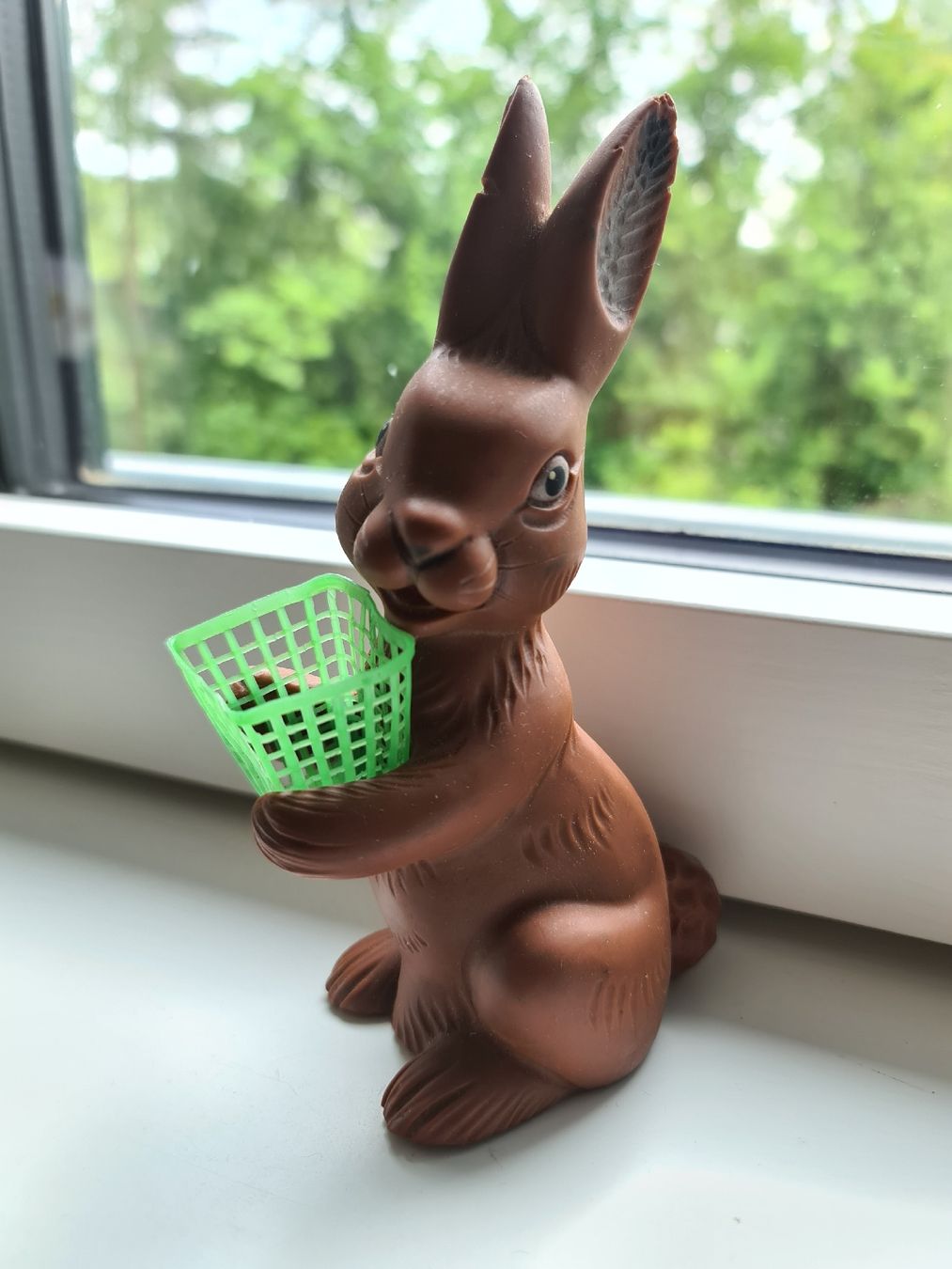 Statuette: Antiker Osterhase mit Korb – Usato da Uster venduto da Cruleye 2