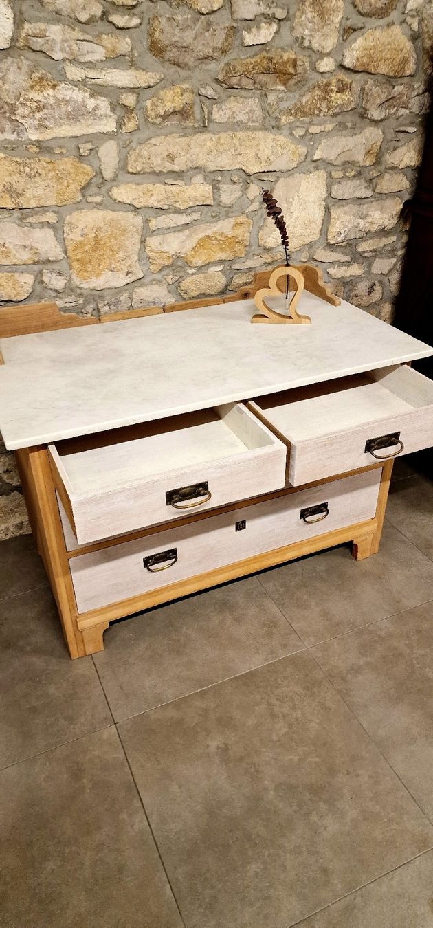 Kommoden: Kommode aus Eiche mit Marmorplatte. Restauriert. Top – Gebraucht aus Grellingen von syl_t5wm 5