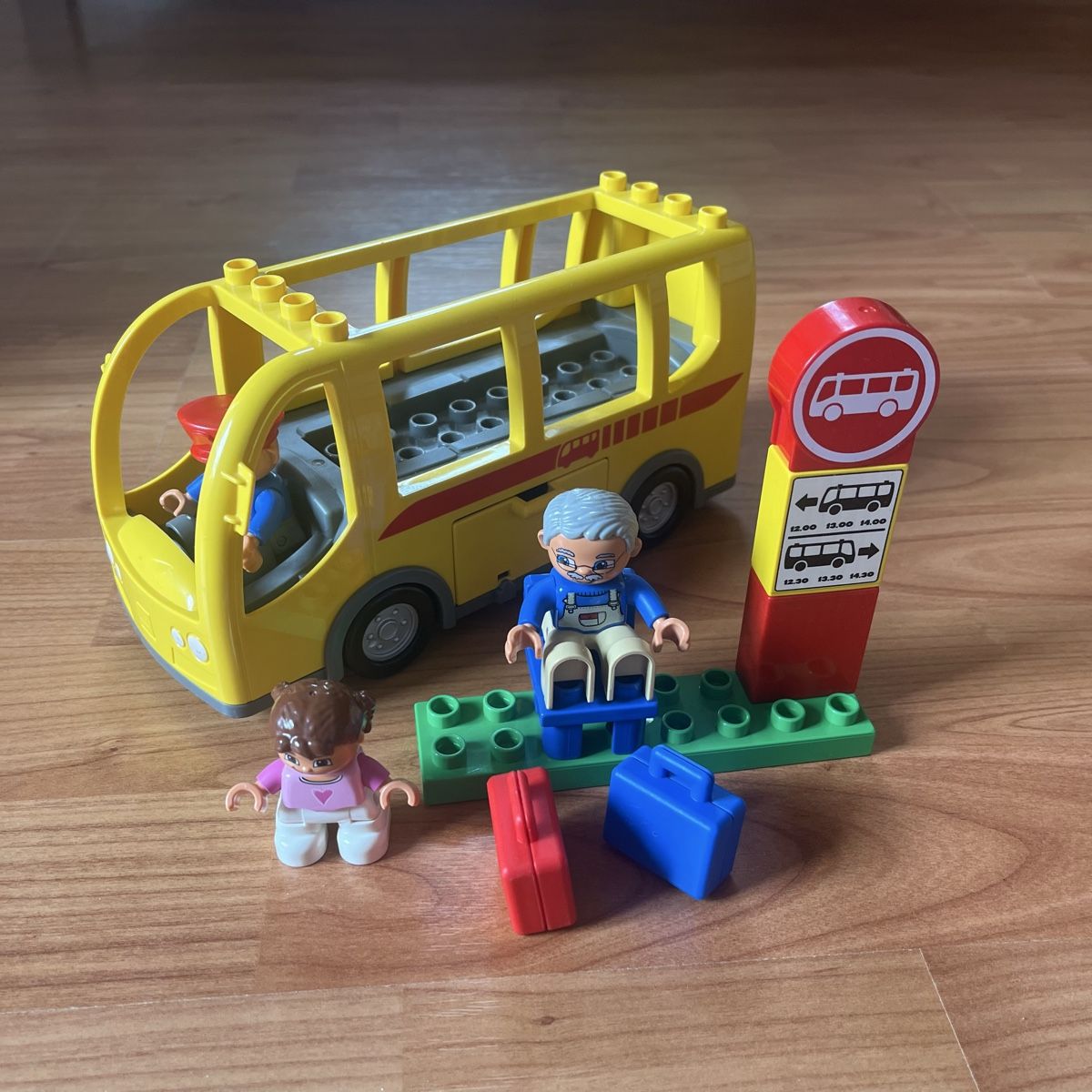 Lego Giocattoli: Duplo Set 5636 - Bus – Usato da Jonschwil venduto da Theswissmiss 1