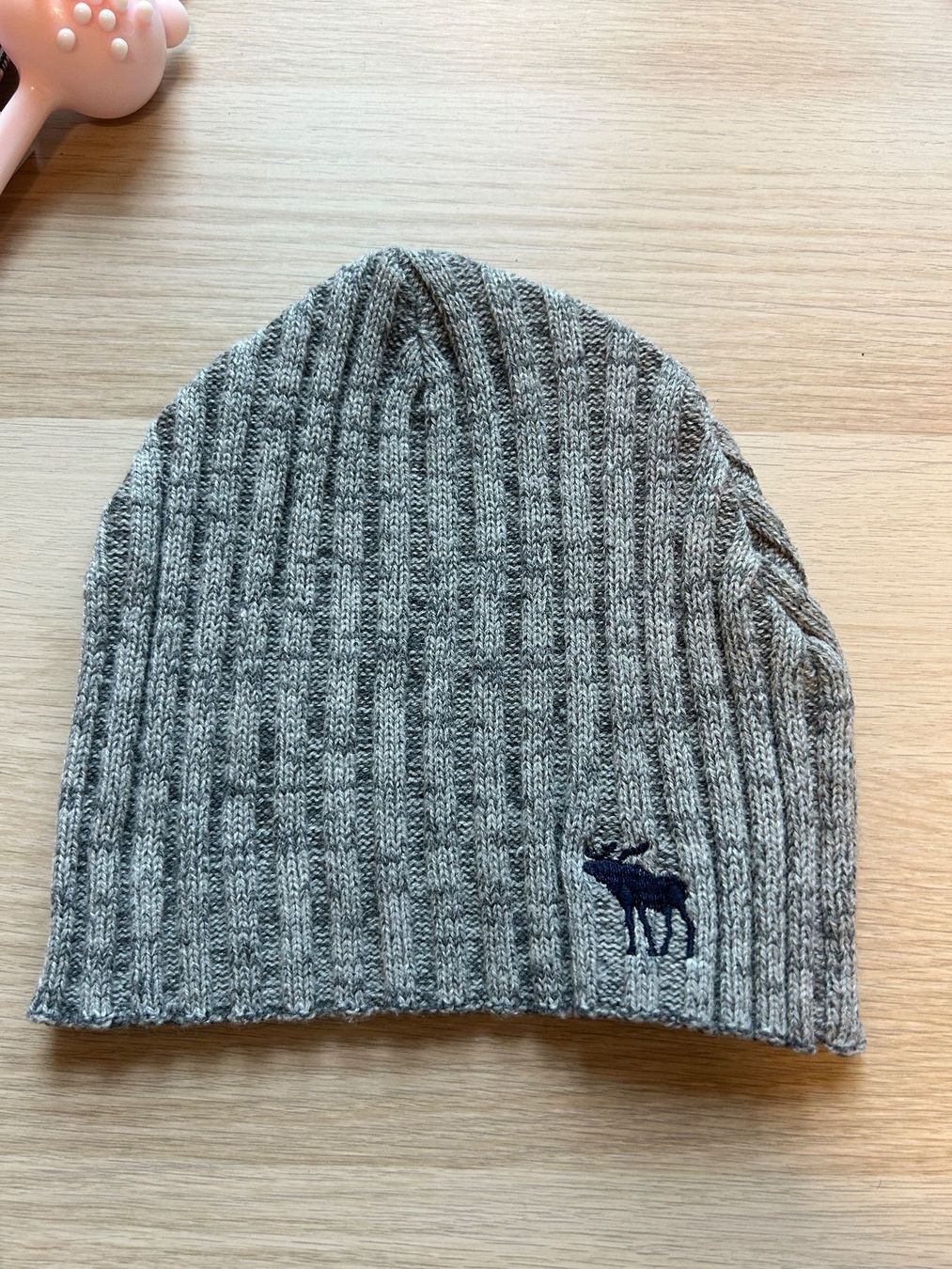 Hüte, Mützen & Caps: Ribbed Beanie Hat – Gebraucht aus Zürich von Mmmico