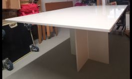 Kunststein Platte Tisch Weiss , sehr schön