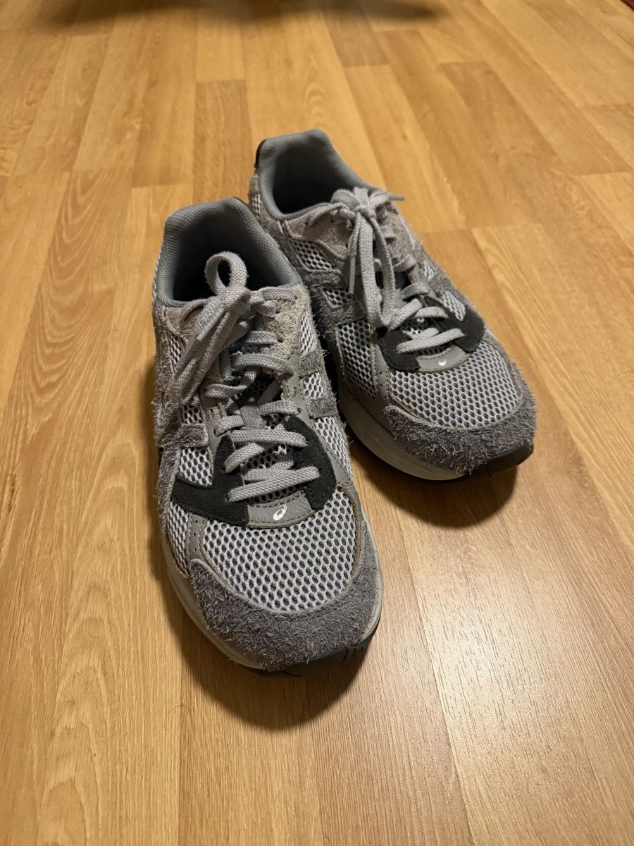 Asics Chaussures hommes: Asics gel 1130 mid grey Gr.44 – D'occasion à Zürich par zoh_26cj 2