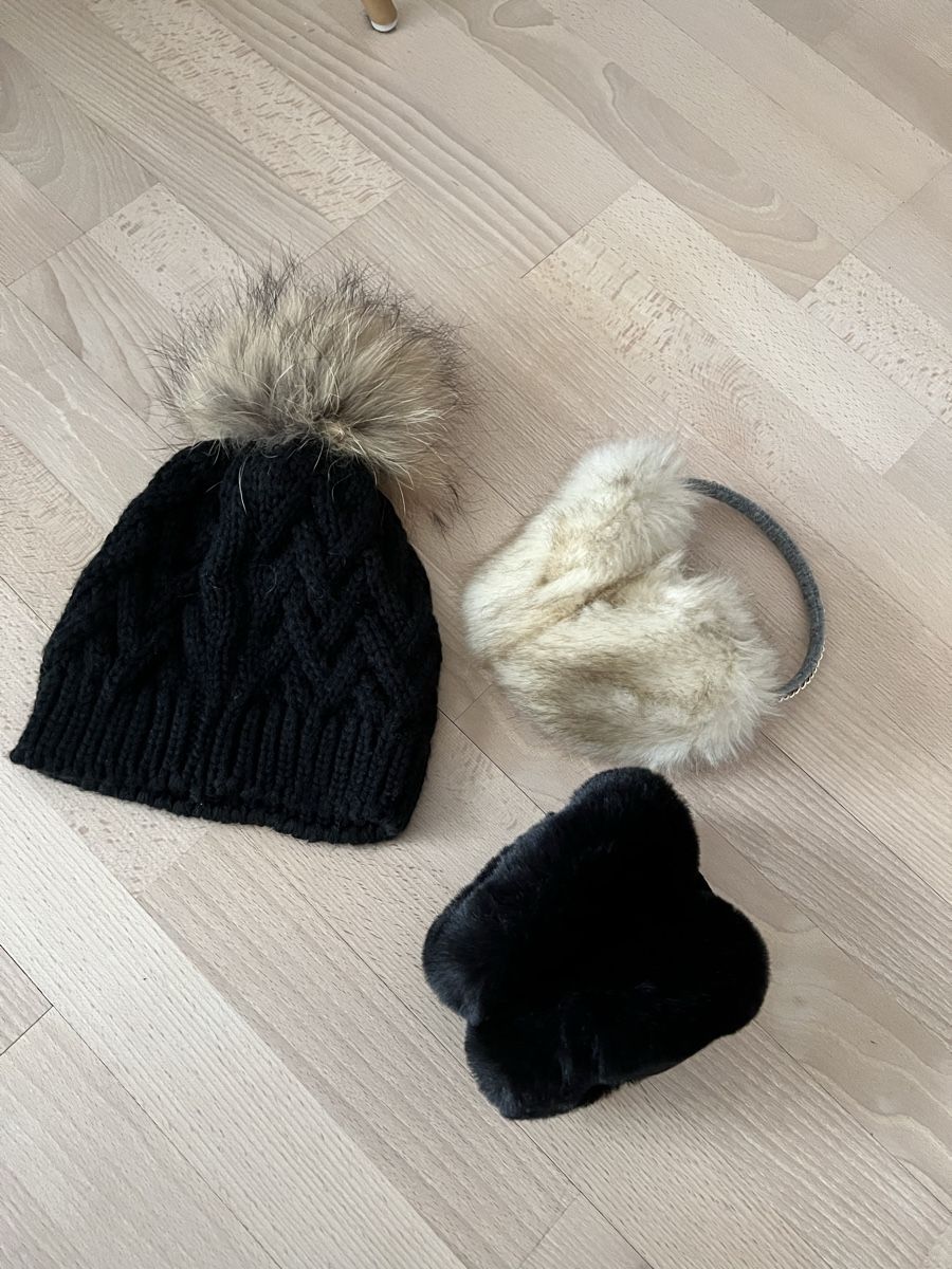 Copricapi, berretti & cappellini: Mütze & Ohrwärmer – Usato da Winterthur venduto da Dasomesi