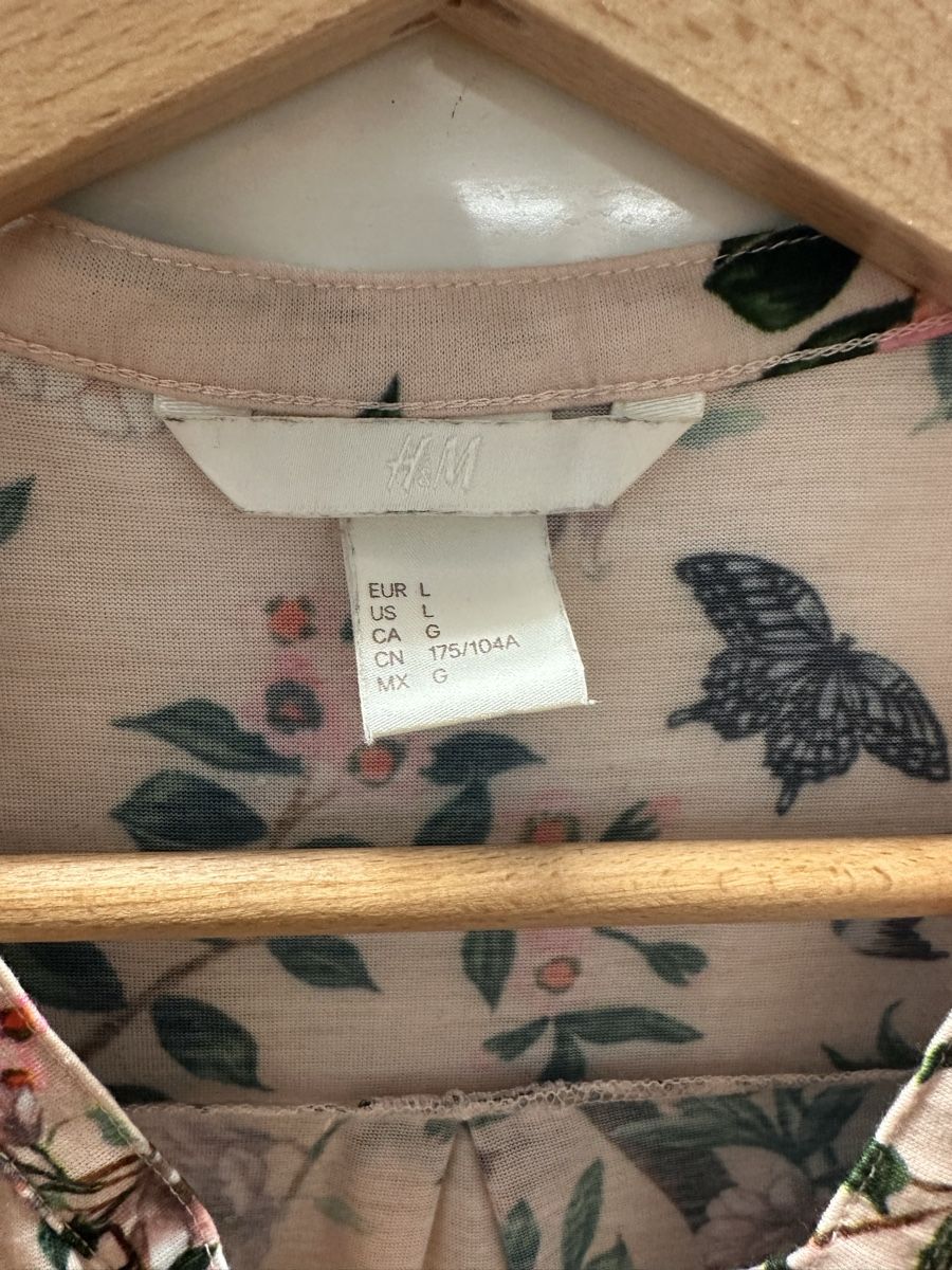 H&M Lotti di vestiti: 4 H&M Blusen mit Muster, Grösse M und L – Nuovo (secondo la descrizione) da Oberurnen venduto da jasmin2fel 4