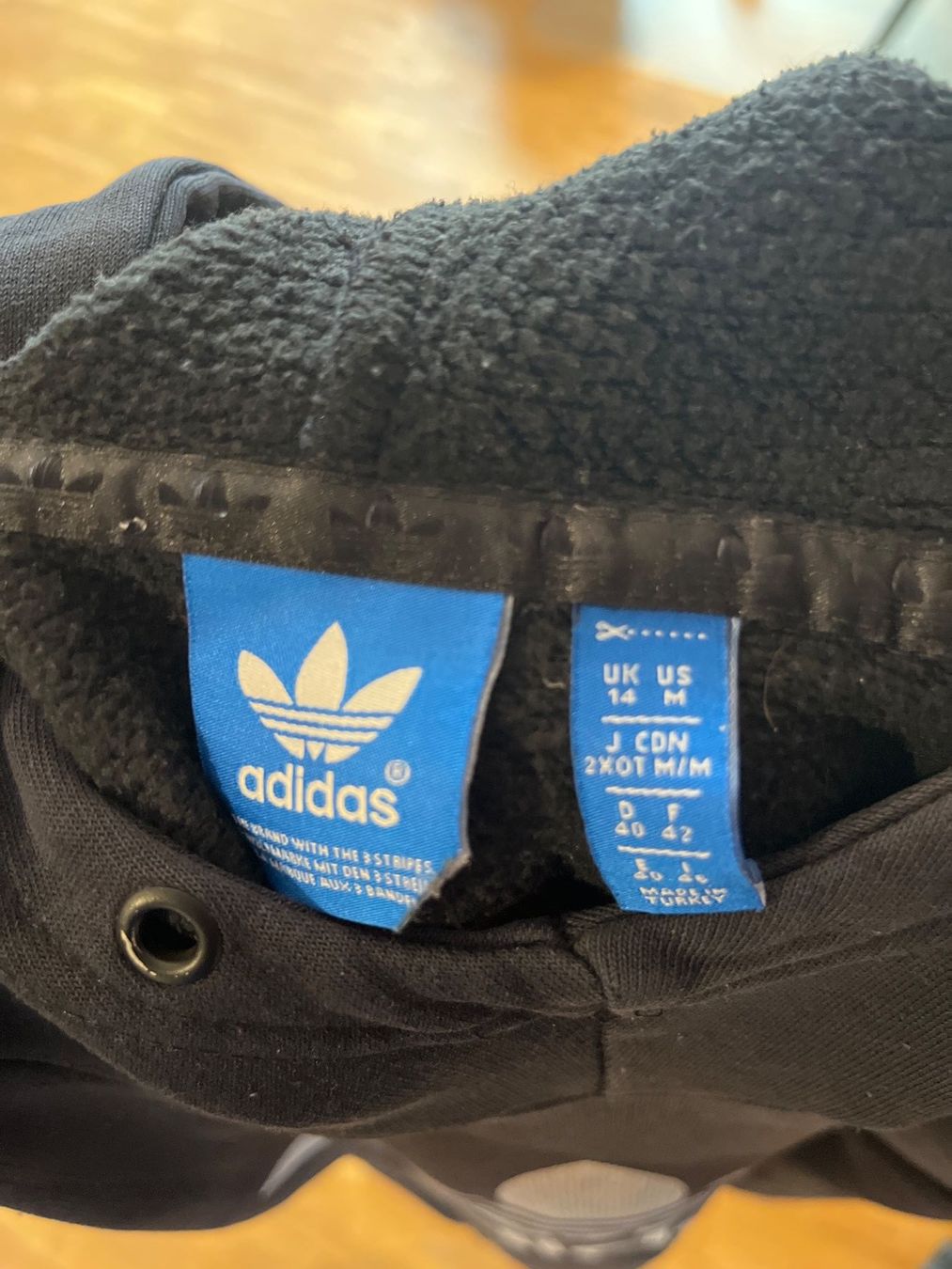 Adidas Pullover & Sweatshirts: Adidas Hoodie – Gebraucht aus Jegenstorf von Zarastra 2