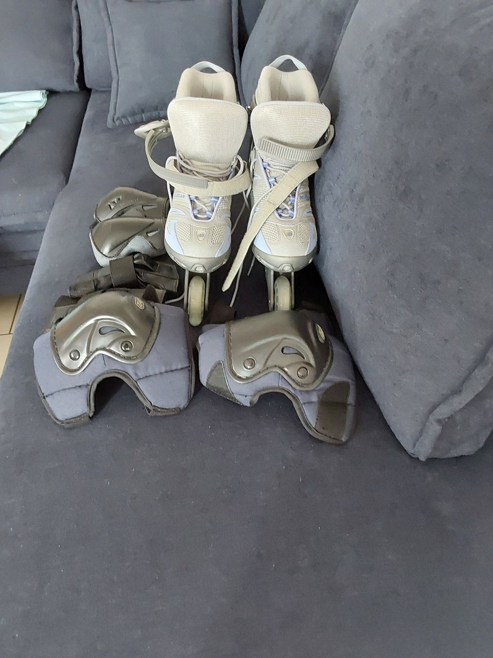 Pattini in linea & Pattini a rotelle: Inlineskates mit Schutzausrüstung Grösse 41 – Usato da Uster venduto da chetere 1