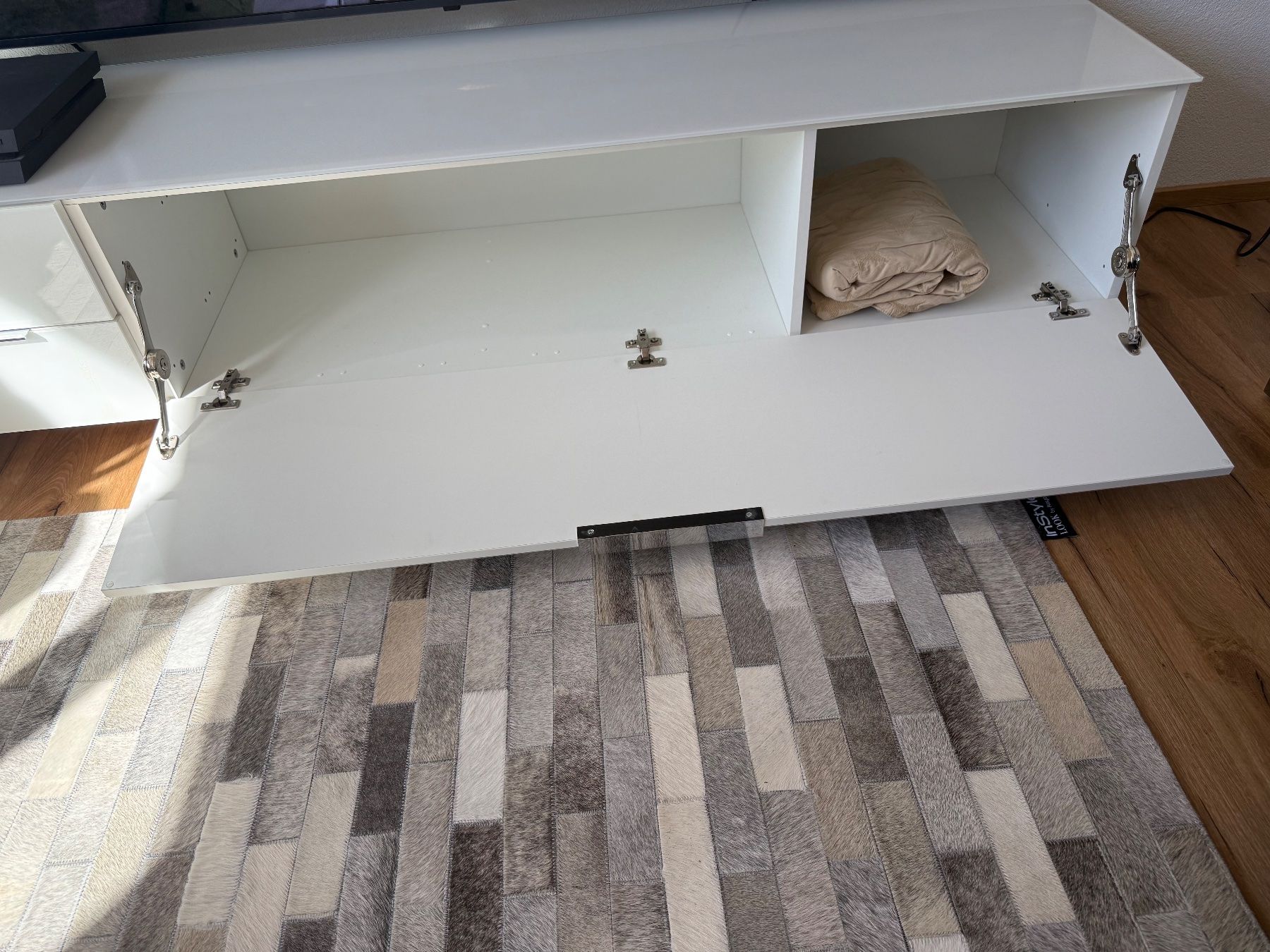 Cassettiere: Weißes Hochglanz Sideboard – Usato da Oberrickenbach venduto da tim_stq6 3