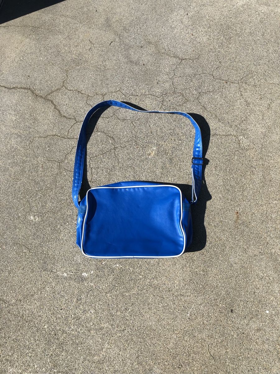 Adidas Borse: vintage Adidas Tasche – Usato da Fribourg venduto da ann_l9b7 9