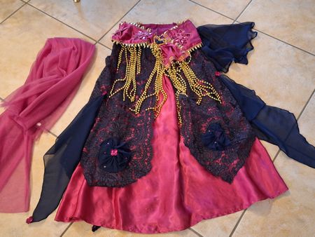 Belly Dance Kostüm, Hand Made von Carma Baheia