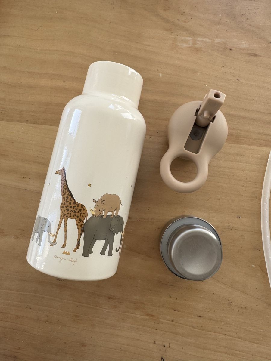 Konges Slojd Borracce & Thermos: Konges Slojd Trinkflasche – Nuovo (secondo la descrizione) da Orselina venduto da stefaniamenz