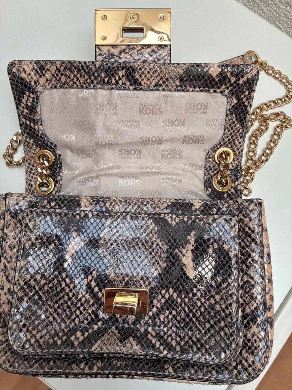 Borse da donna: Michael Kors Handtasche Python Optik, Goldkette,Top! (55) – Usato da Zürich venduto da Bhonolulu