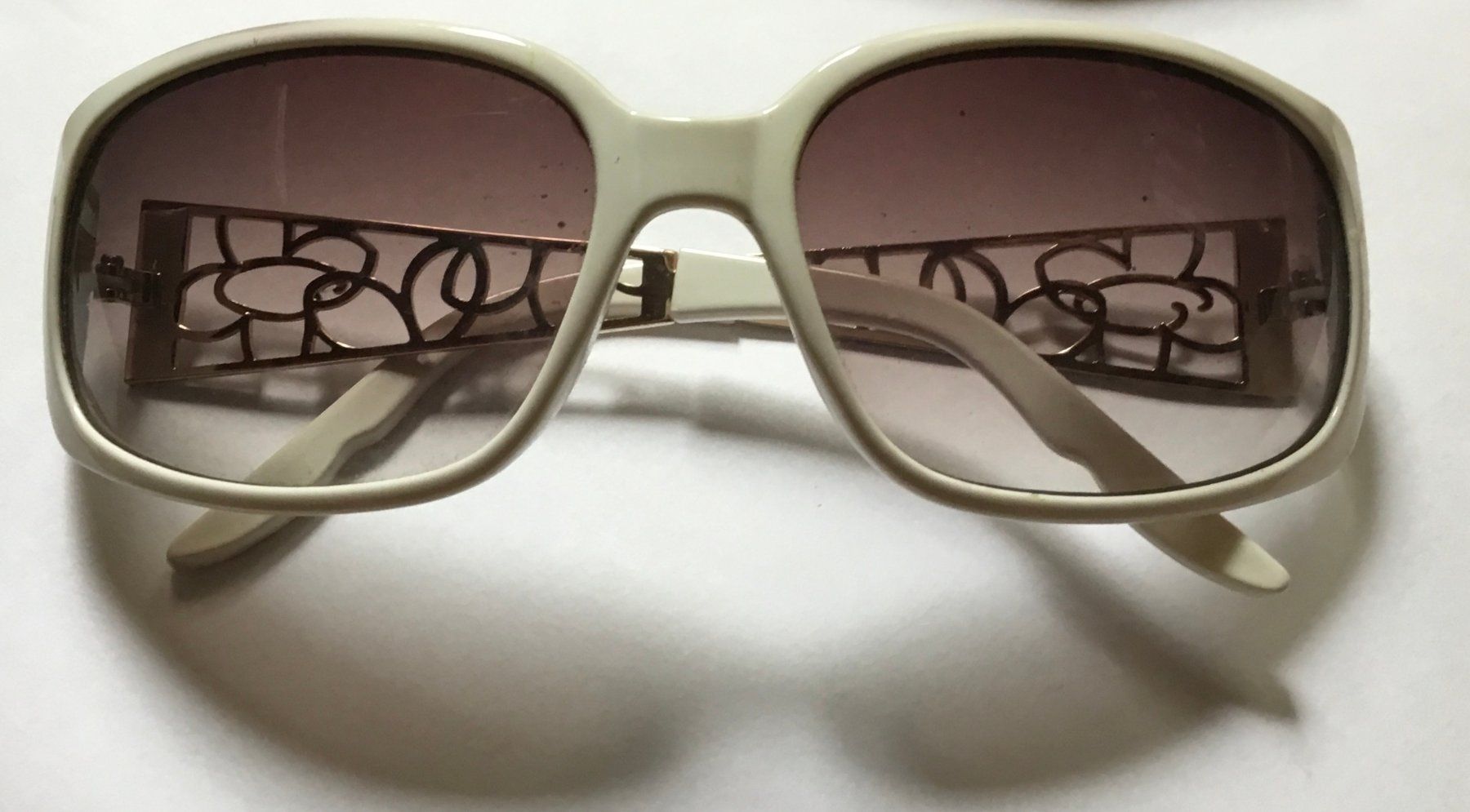 Guess Brillen & Gläser: Sonnenbrille – Gebraucht aus Wettswil von ann_hd9g 5