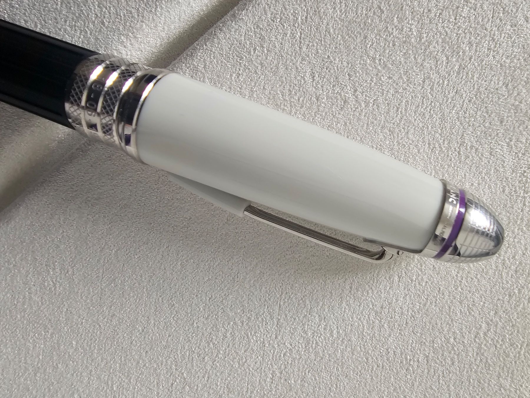 Penna & Evidenziatori: MONTBLANC Rollerball - Série limitée J. Hendrix – Nuovo (secondo la descrizione) da Château-d'Oex venduto da bla_b6mv 6