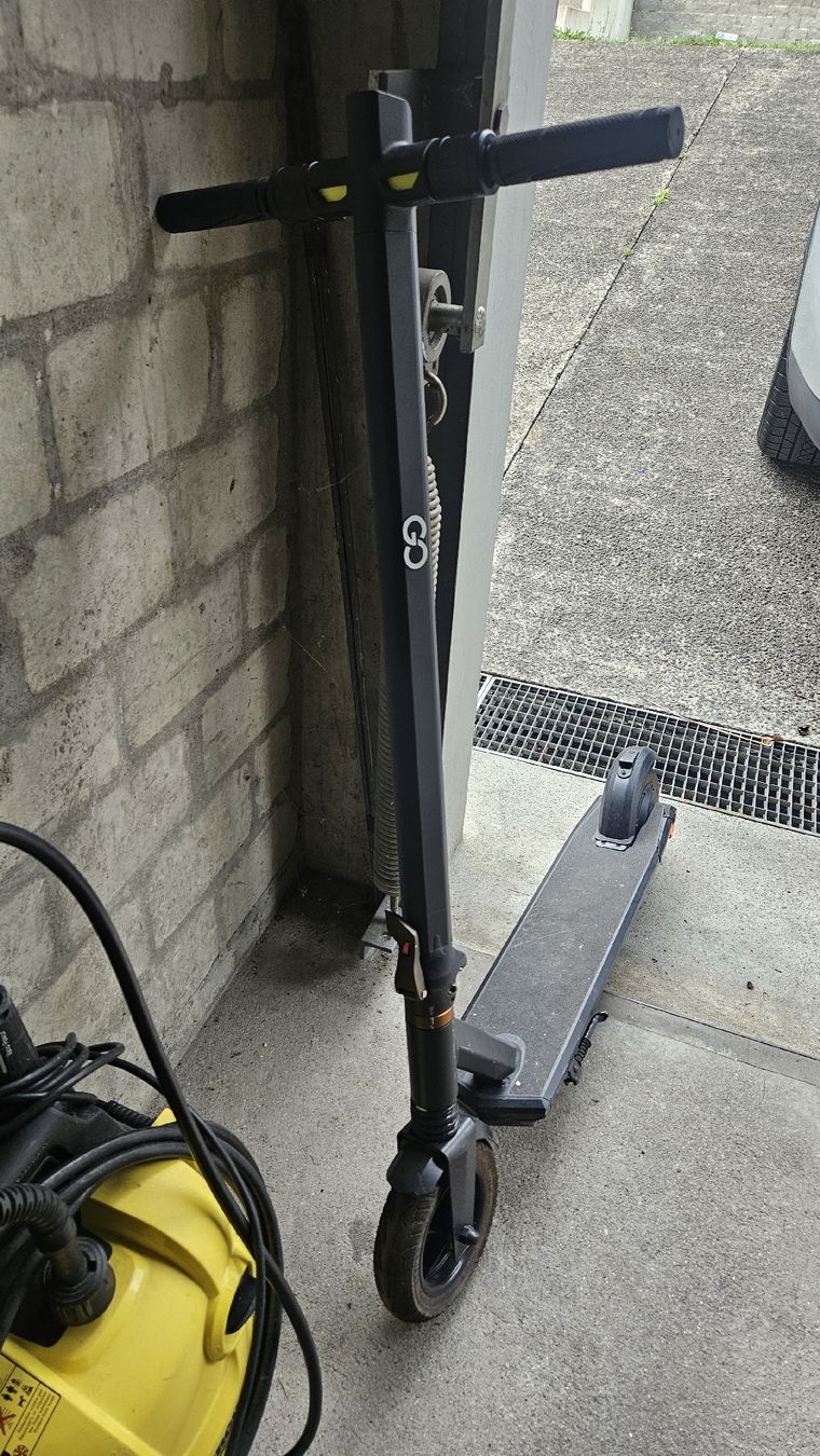 Scooters: E-Scooter GO X-Plorer ohne ladegerät – Defekt aus Sachseln von laz_65cg 2