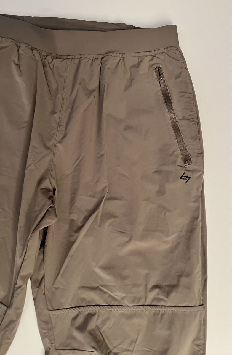 Represent Pantaloni: Represent 247 training pant L – Nuovo (secondo la descrizione) da Savièse venduto da Cedric007 1
