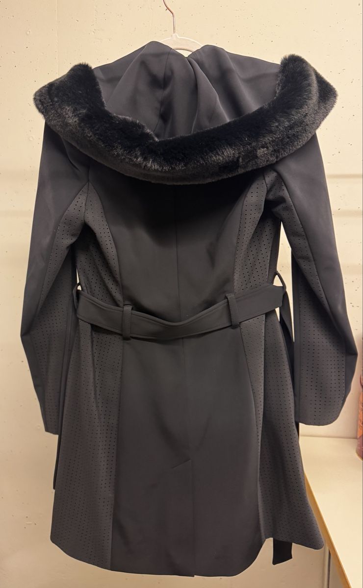 Ina Kess Cappotti: Trenchcoat von Ina Kess – Nuovo (secondo la descrizione) da Kappel am Albis venduto da Menazee 1