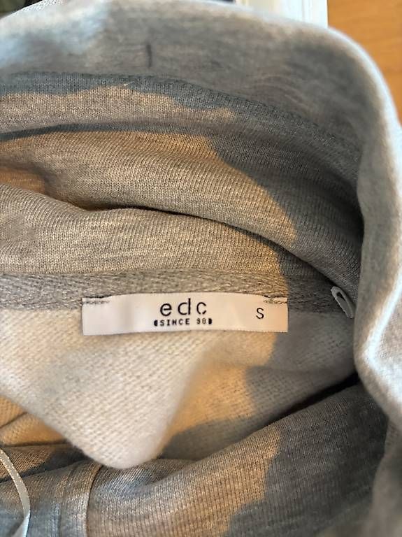 Esprit Vestiti: Hoodie Kleid Esprit edc / S – Usato da Thürnen venduto da Yaroc 4