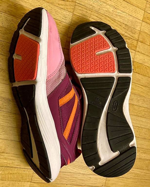 Scarpe da donna: Neuwertige Turnschuhe Grösse 38 – Usato da Hedingen venduto da inf_mjl7 3