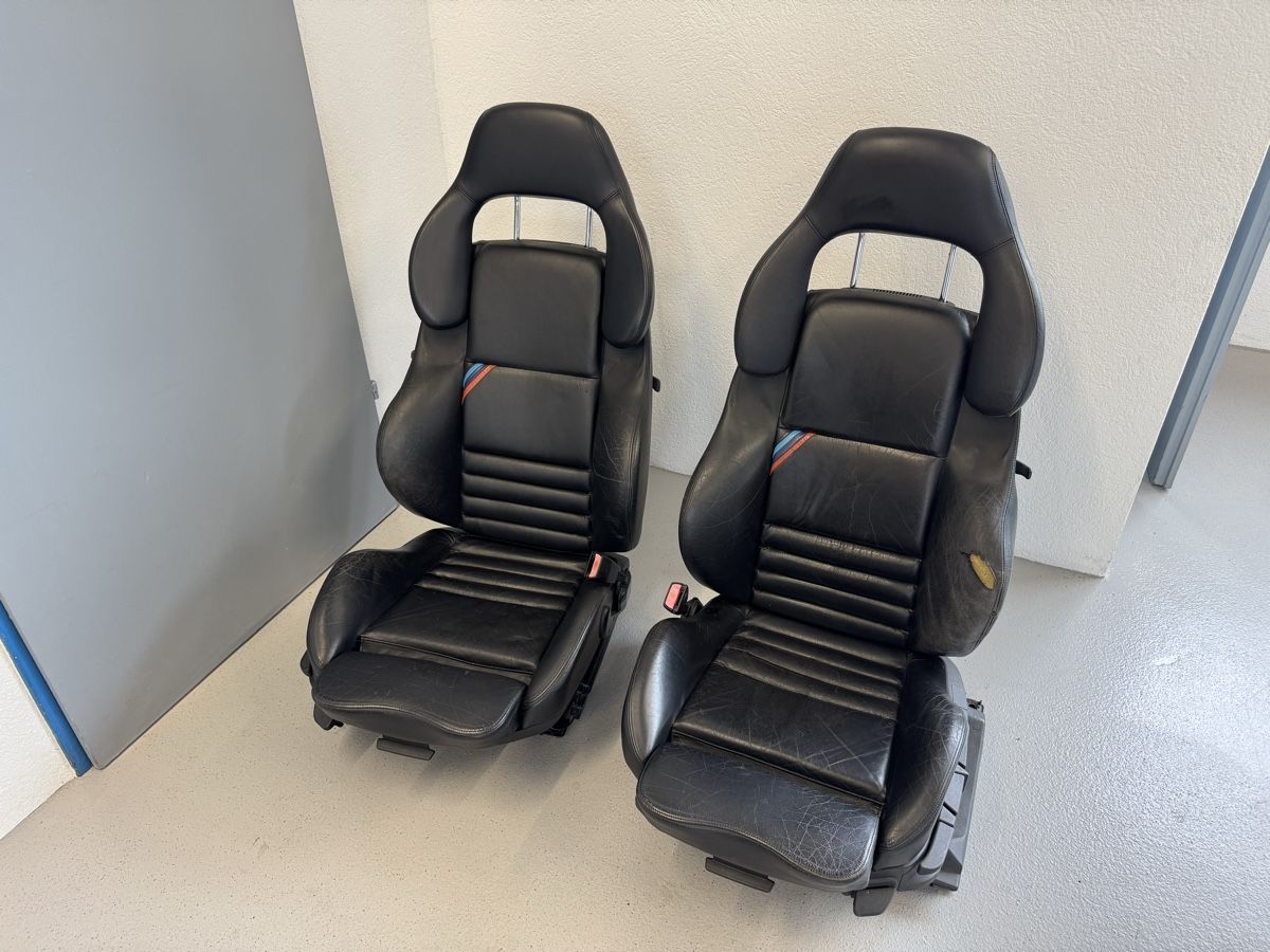 BMW Tutti pezzi di ricambio auto: BMW M3 E36 Sportsitze Vader – Usato da Thun venduto da ZS7