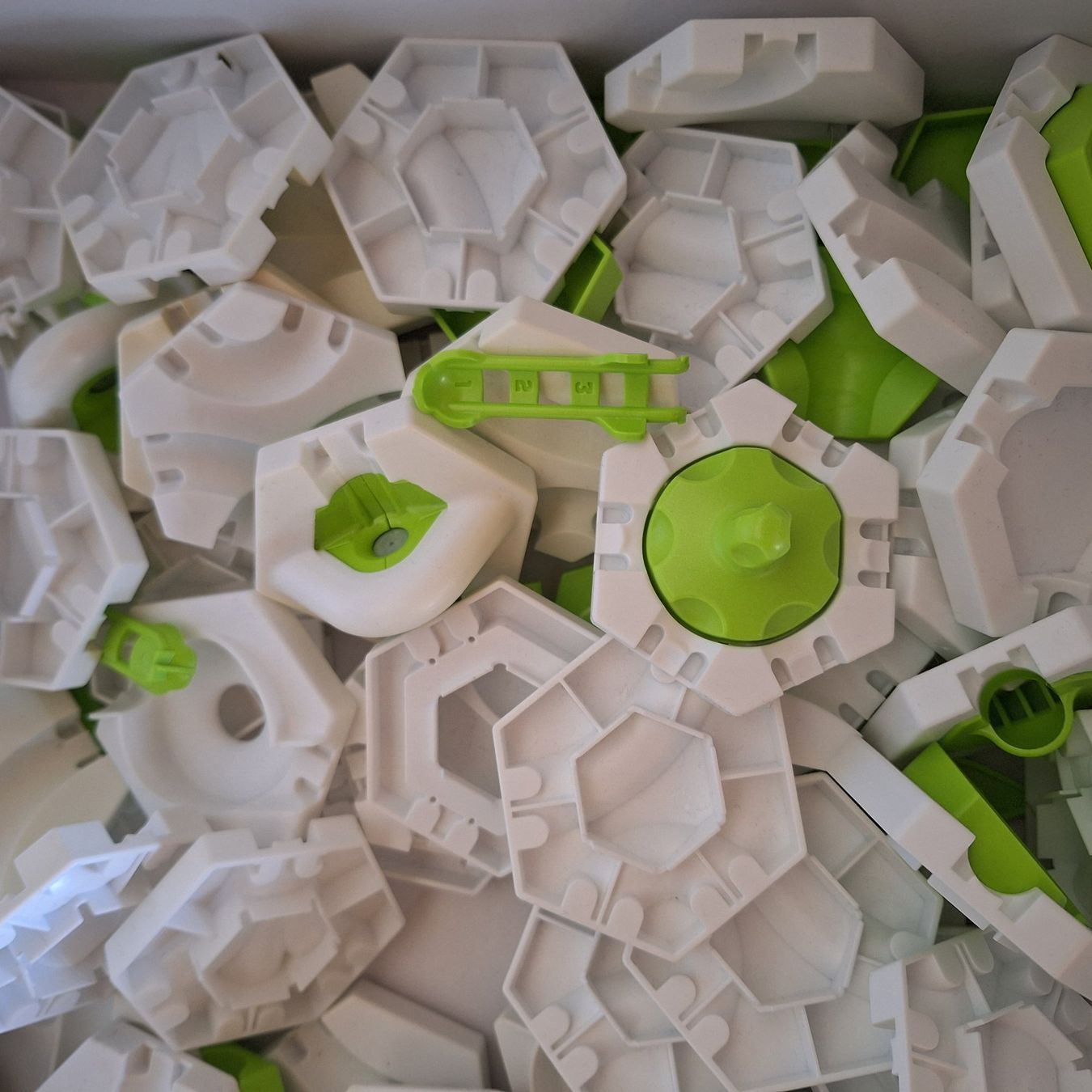 Ravensburger Kit di costruzioni: Gravitrax Starter-Set, Kugelbahn Bausatz, viele Teile – Usato da Hettenschwil venduto da Schneuggi2 7