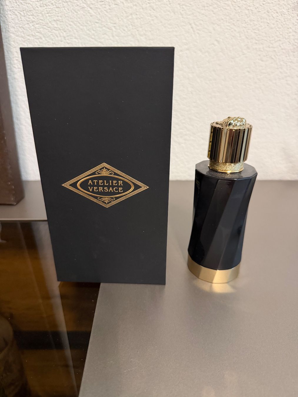 Versace Profumi & Eau de Toilette: Versace Atelier Gingembre Petillant - Parfüm – Nuovo (secondo la descrizione) da Neukirch (Egnach) venduto da Drughino