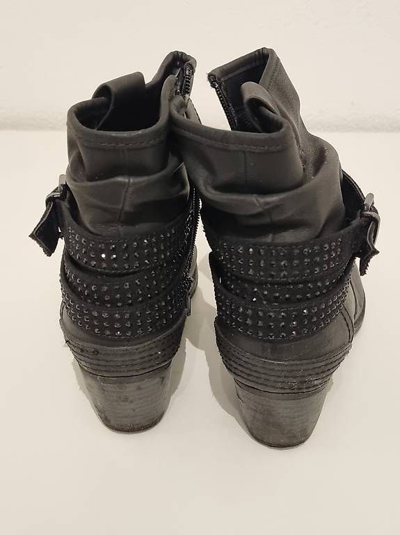 Damenschuhe: Bottines à talons noires – Gebraucht aus Gland von Khazmur1 3