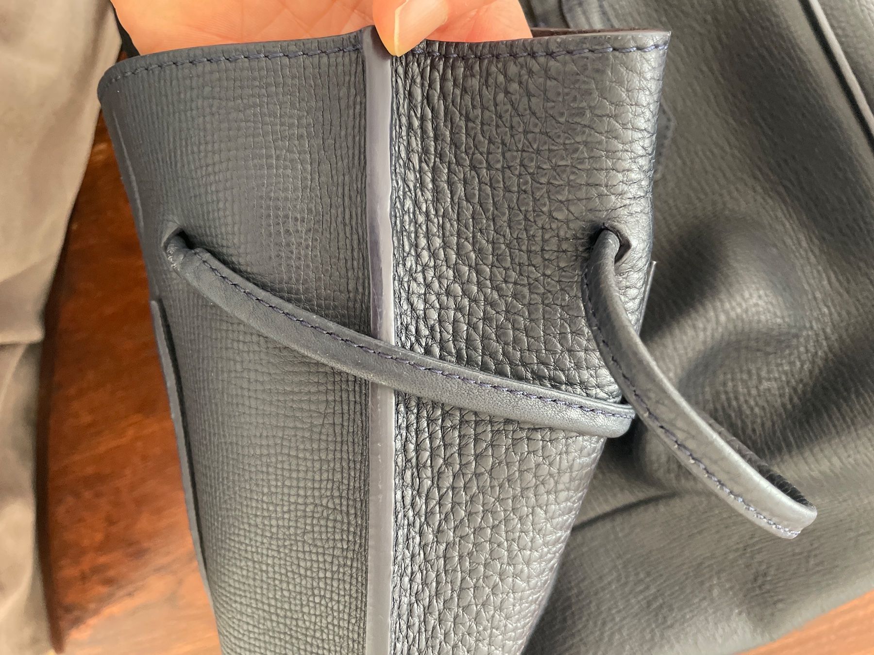 Longchamp Borse da donna: Longchamp penelope cuir bleu marine – Usato da Genève venduto da hg2_yyz7 5