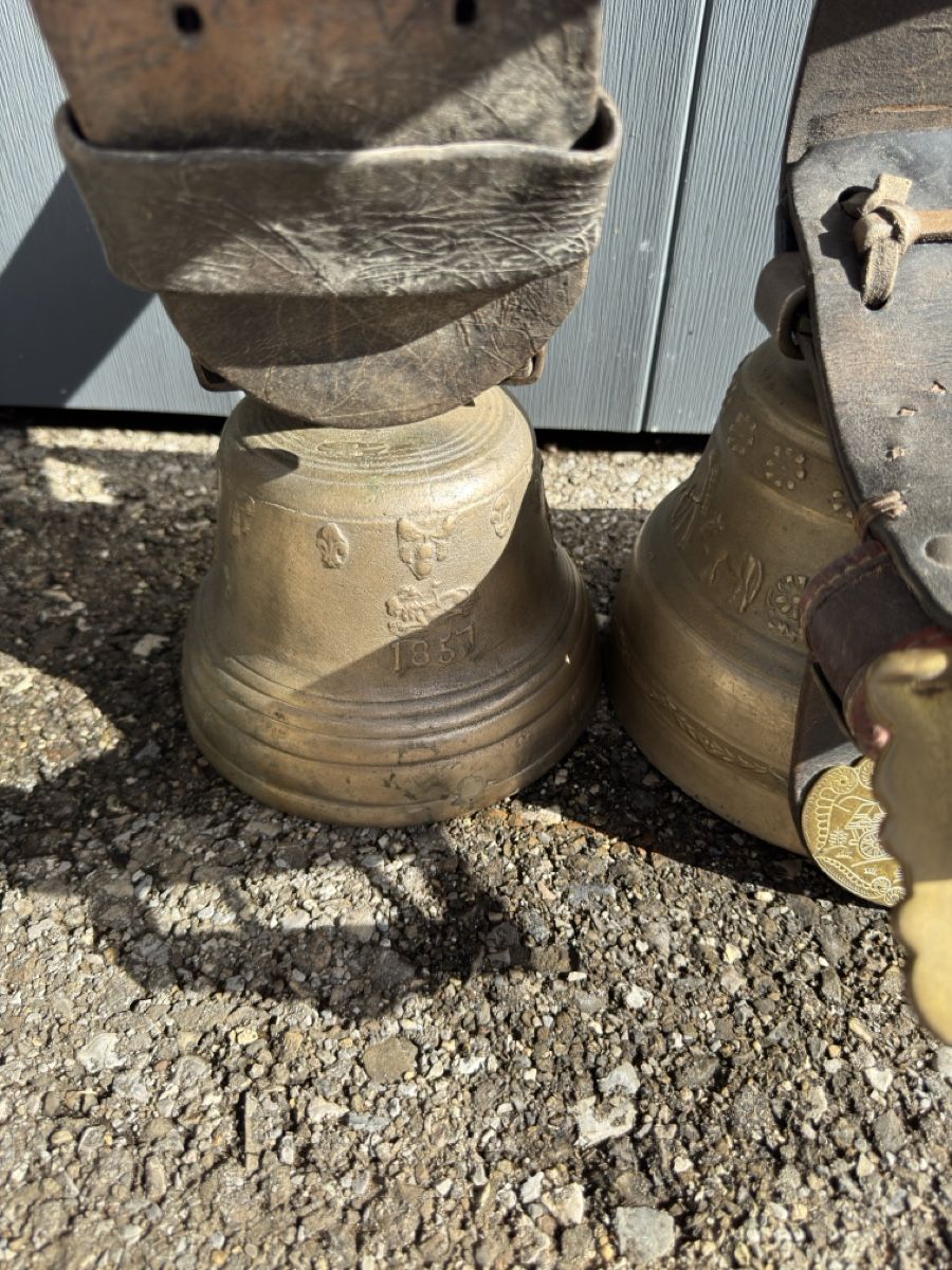 Glocken & Treicheln: 3 cloches soudé ancienne  – Gebraucht aus Posieux von Angeles82 1